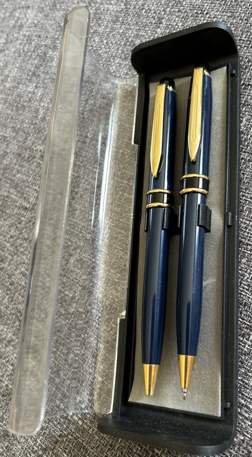 Vintage pair of Ball Point Pens Estabrook? Navy Blue and Gold In Plastic case
