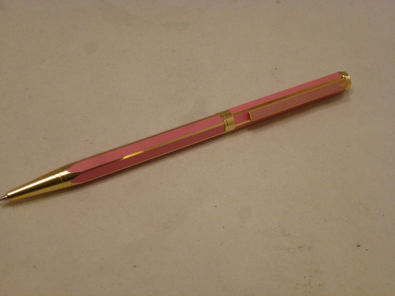 PINK PEN ENAMEL BRASS goldtone ? Gorgeous works ! RUBY STONE