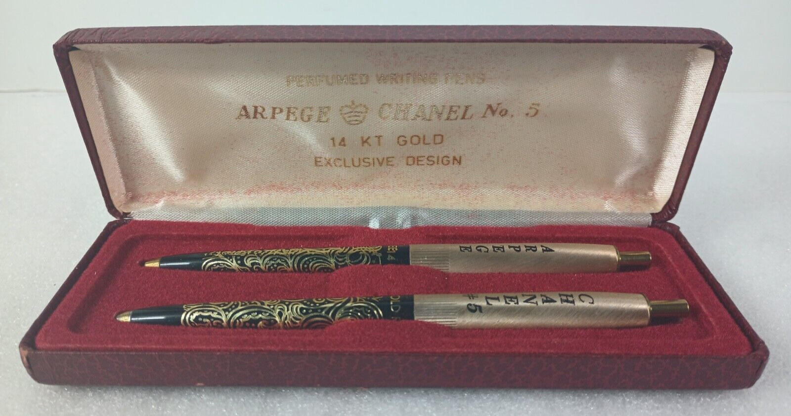 Vintage Arpege Channel No.5 14k Gold Filigree Perfumed Writing Pens w/Hard Case