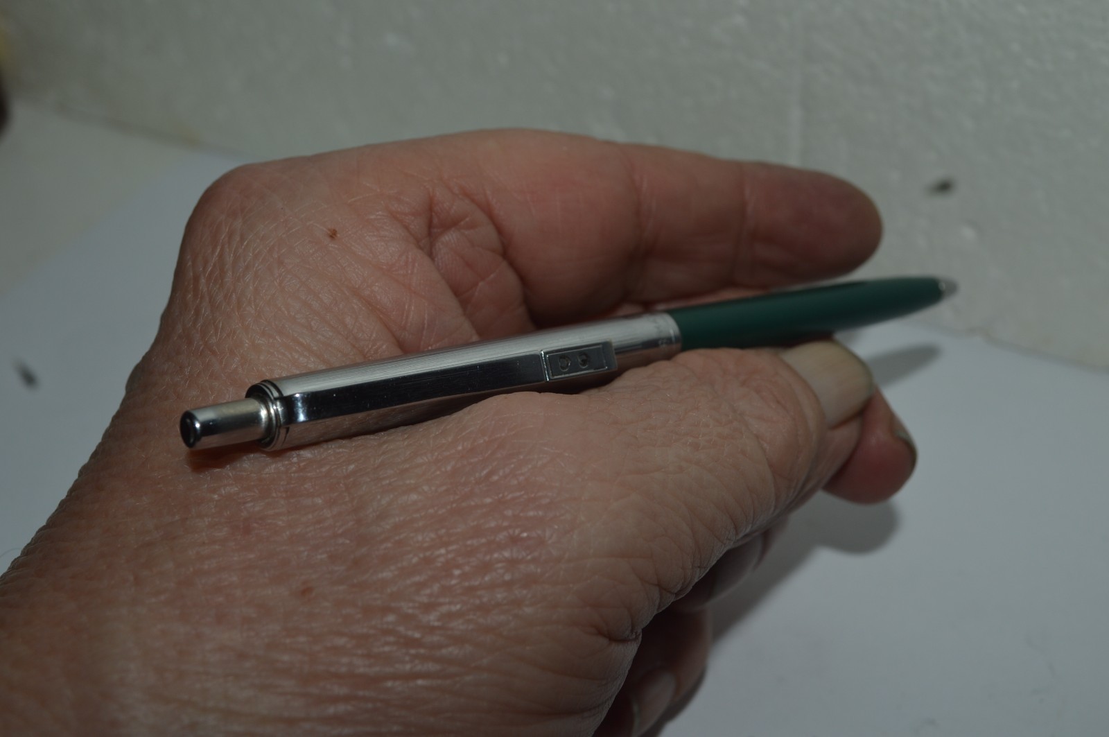 Paper Mate PROFILE #1 SLIM Grip Ballpoint Pen Green Barrel Made In USA 1980s