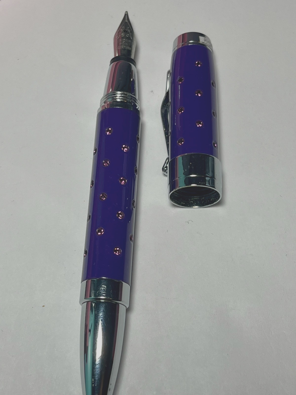 Jimmy Crystal New York Purple Enamel w/Pink Crystals Iridium Point Fountain Pen