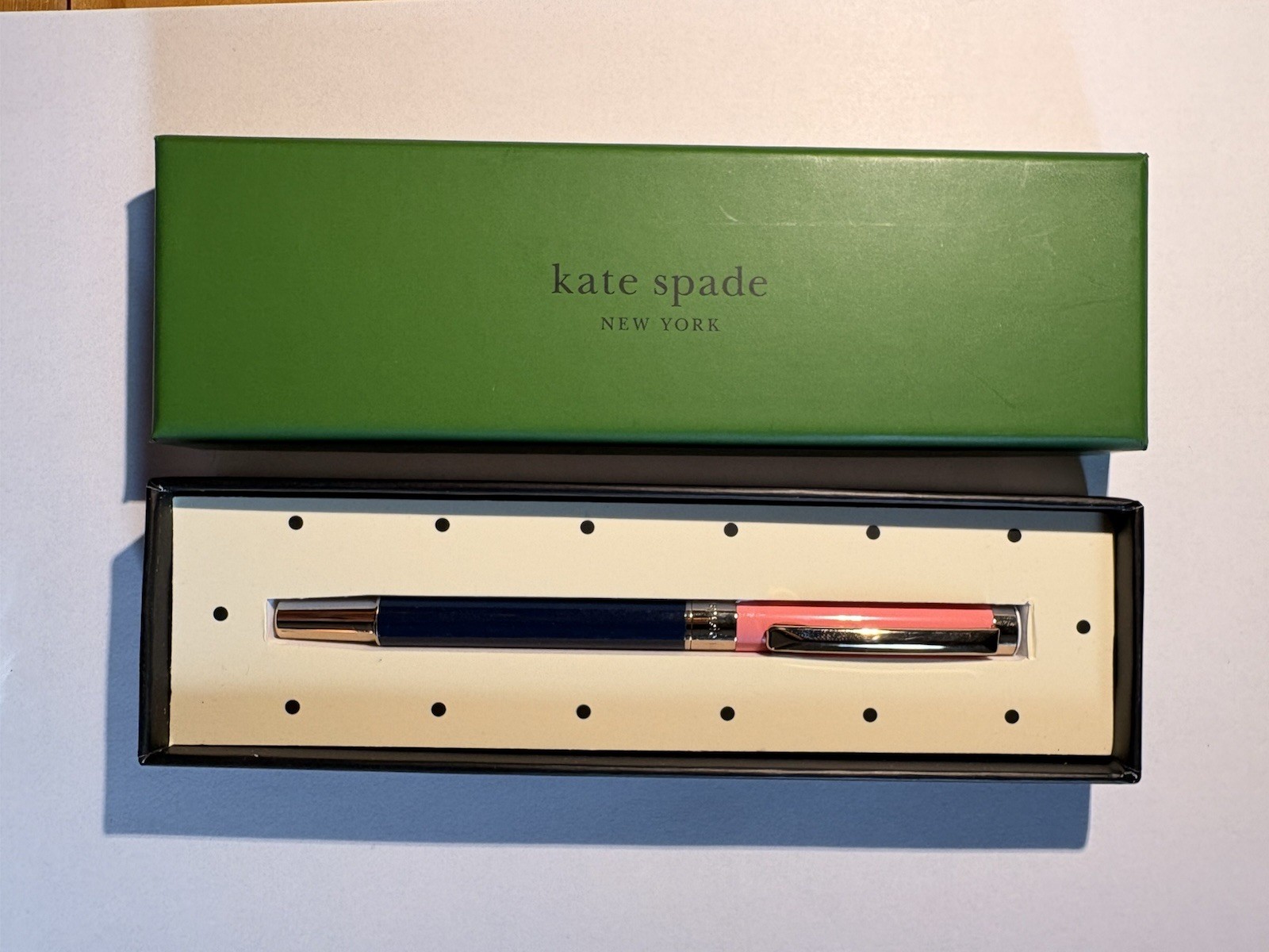 Kate Spade New York Black ink Ballpoint Pen Pink & Navy Colorblock Snap Cap pen
