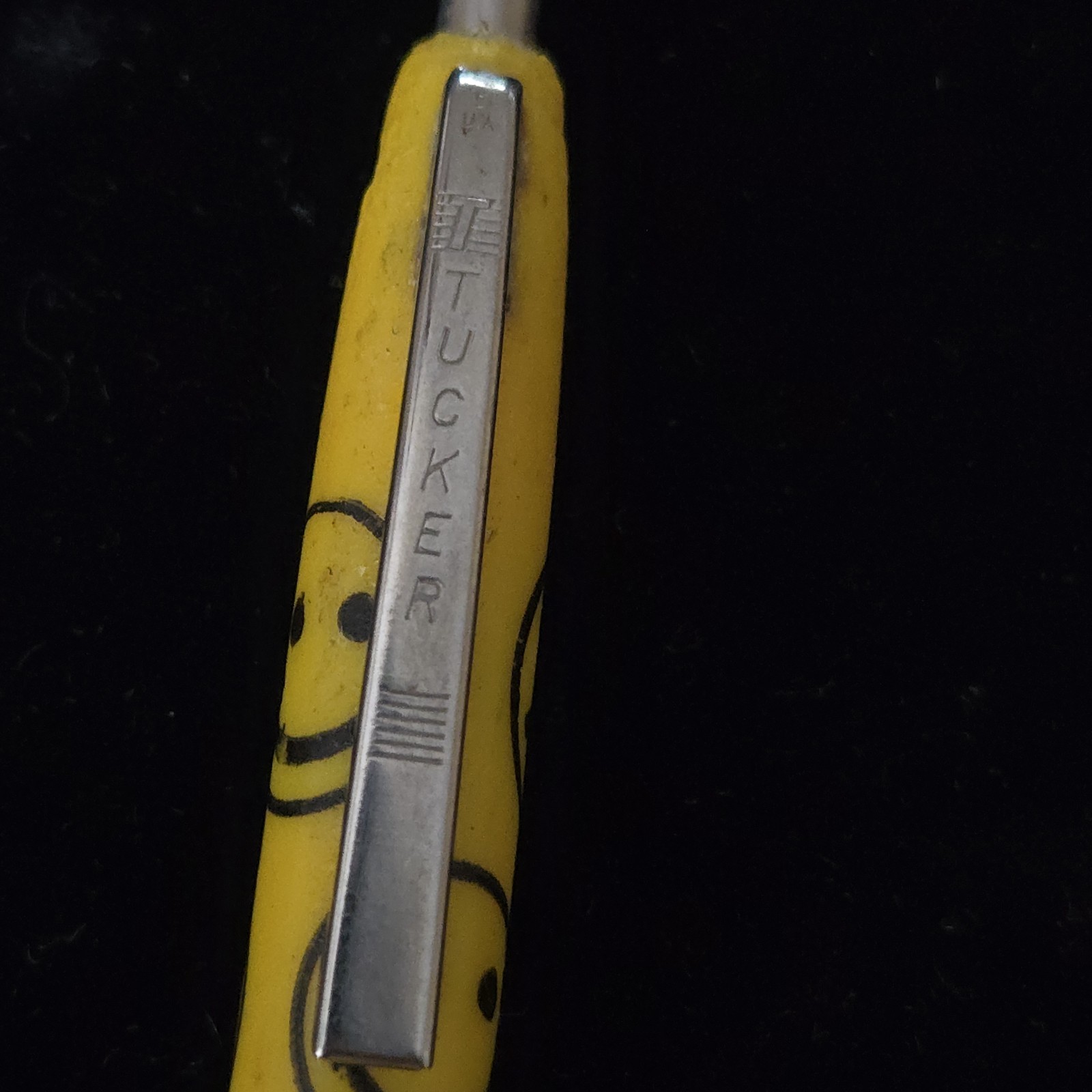 VTG Tucker Pen Smiley Faces Ink Yellow