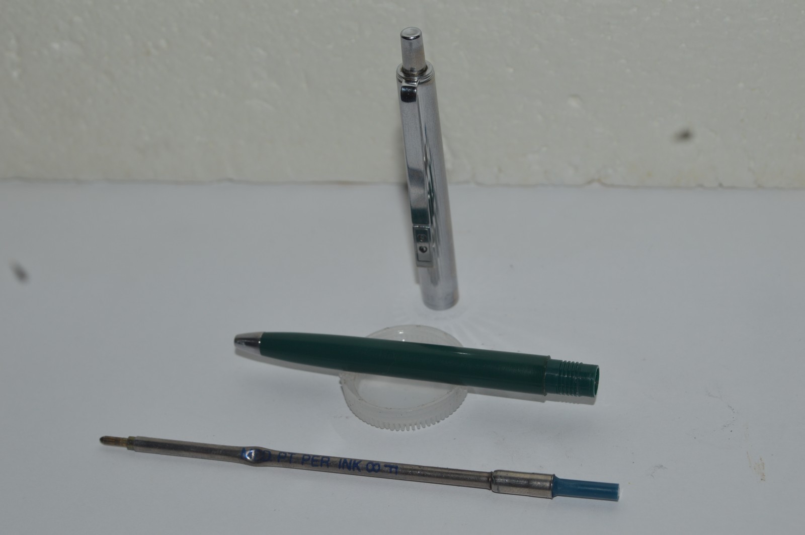 Paper Mate PROFILE #1 SLIM Grip Ballpoint Pen Green Barrel Made In USA 1980s