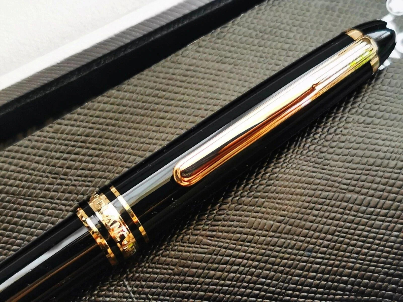 Montblanc 164 Meisterstuck Black Gold Trim Ballpoint Pen New With Box