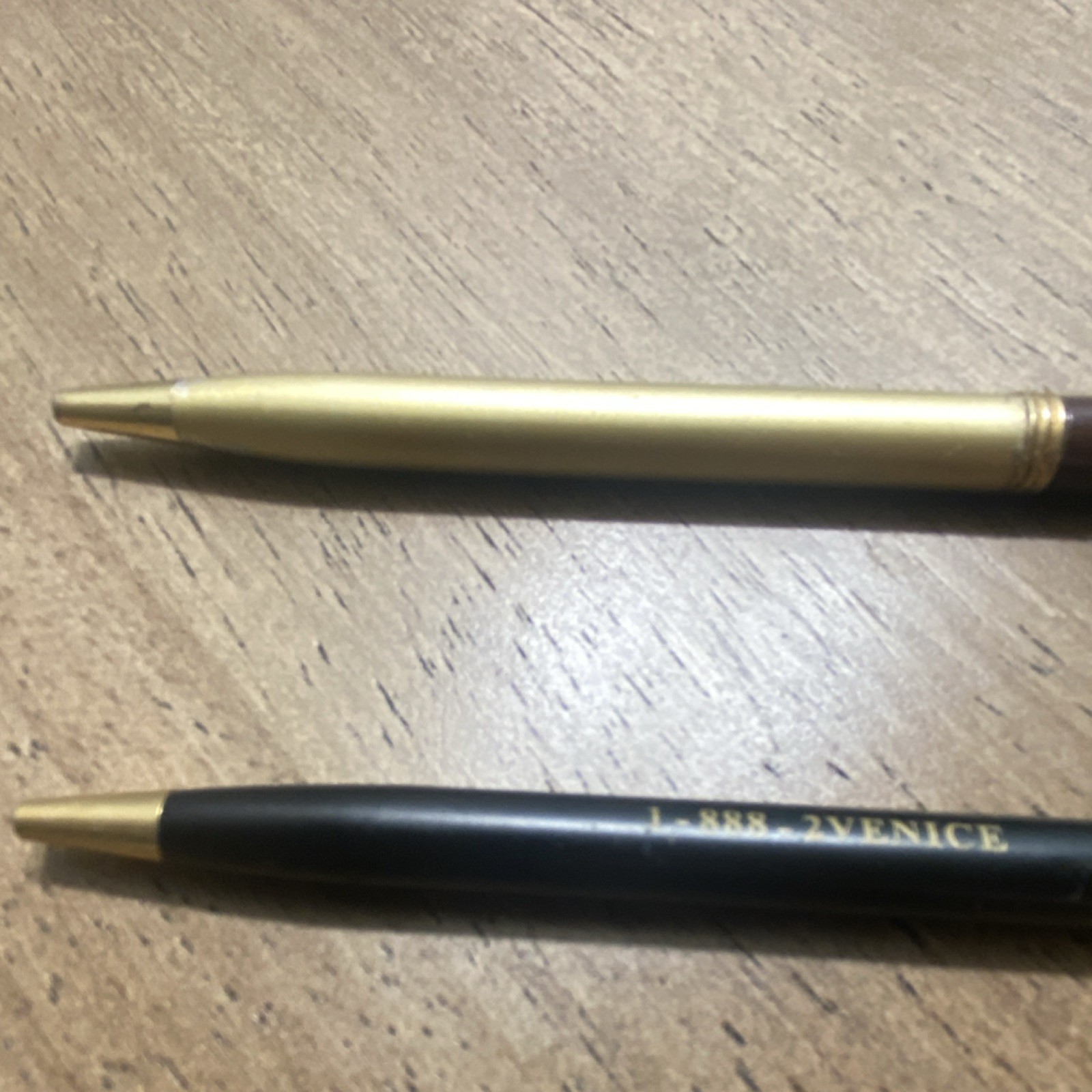 The Venetian & The Palazzo Collectible Metal Ballpoint Pens Gold Trim Black Ink