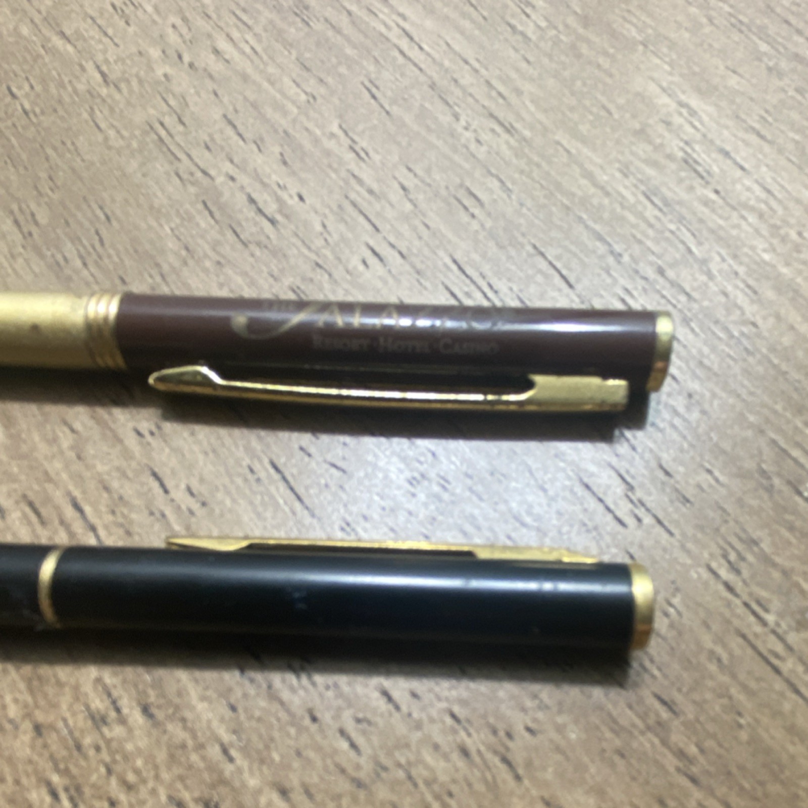 The Venetian & The Palazzo Collectible Metal Ballpoint Pens Gold Trim Black Ink