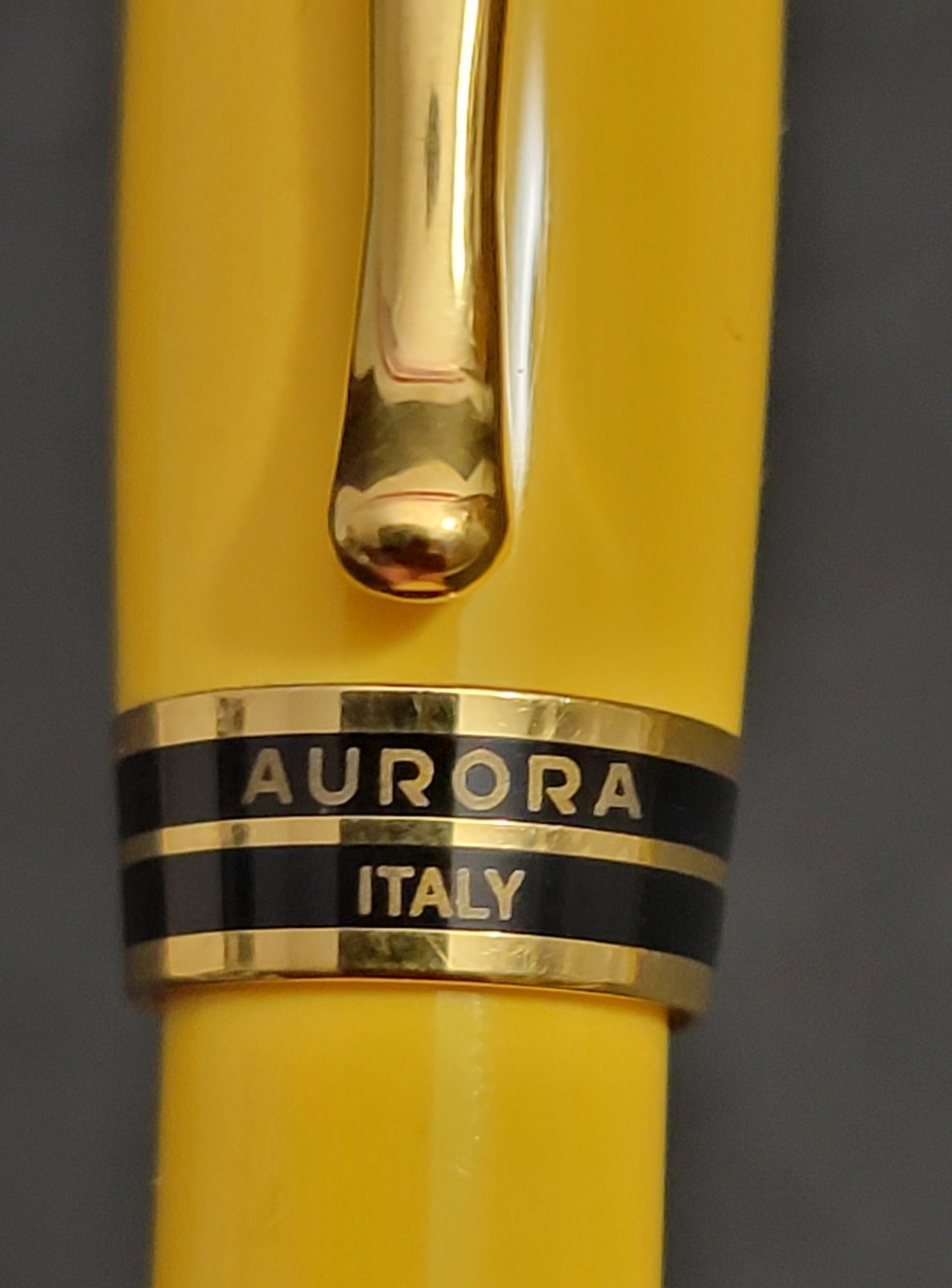 VINTAGE AURORA IPSILON BALLPOINT PEN YELLOW MADE IN ITALY