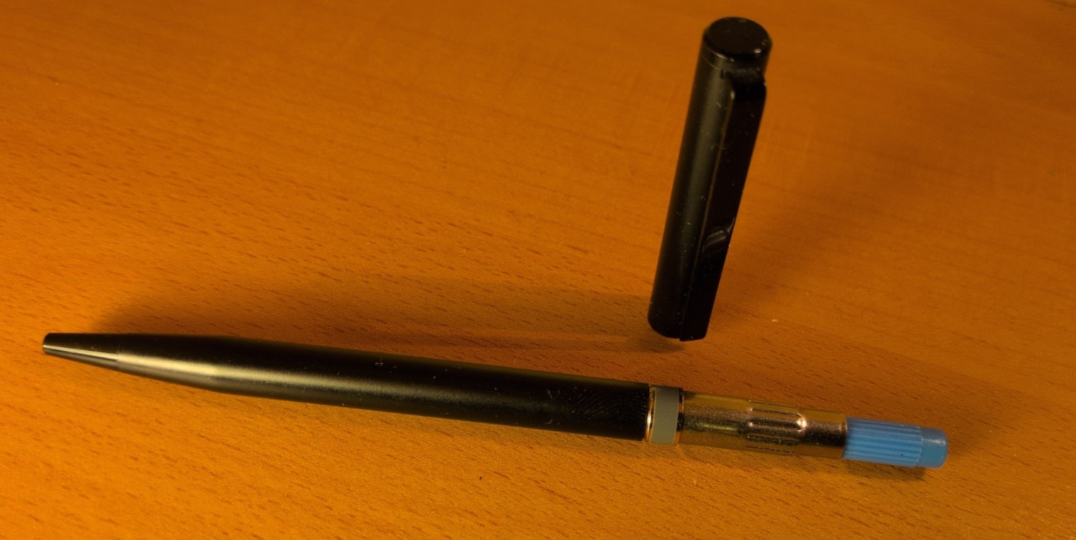Vintage Slim Black & Gold Ballpoint Pen -Twist