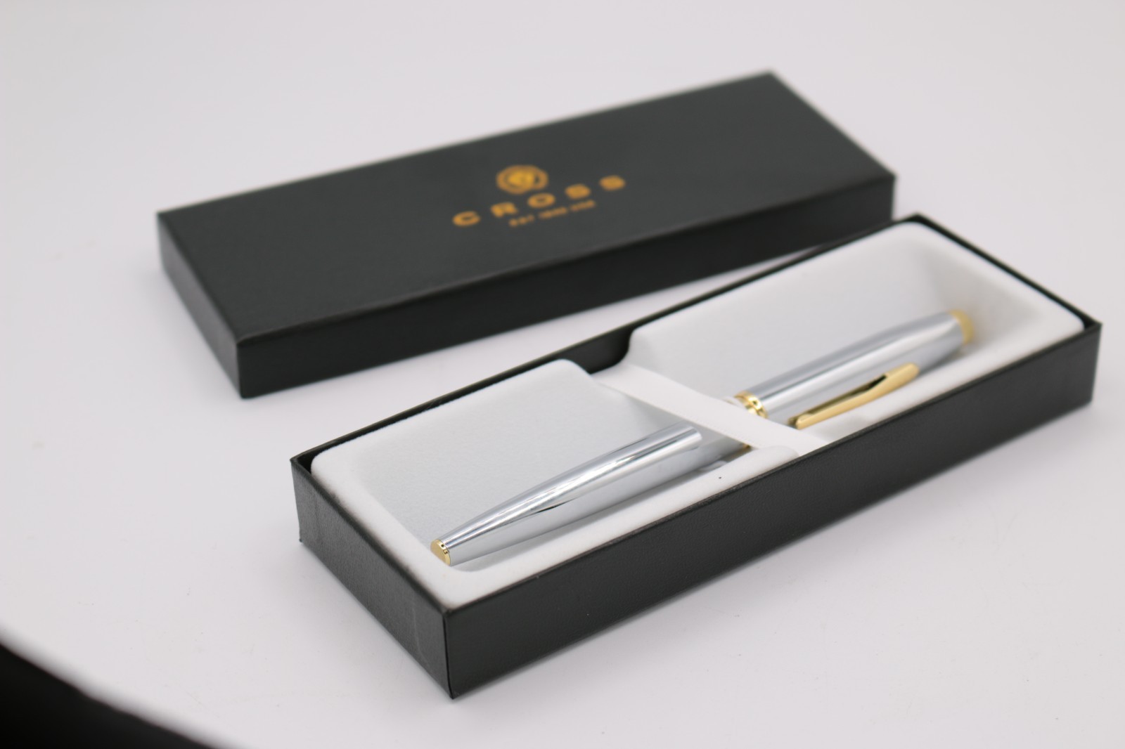 Cross Coventry Rollerball Pen Polished Chrome Gold Trim AT0665-2 New in Box