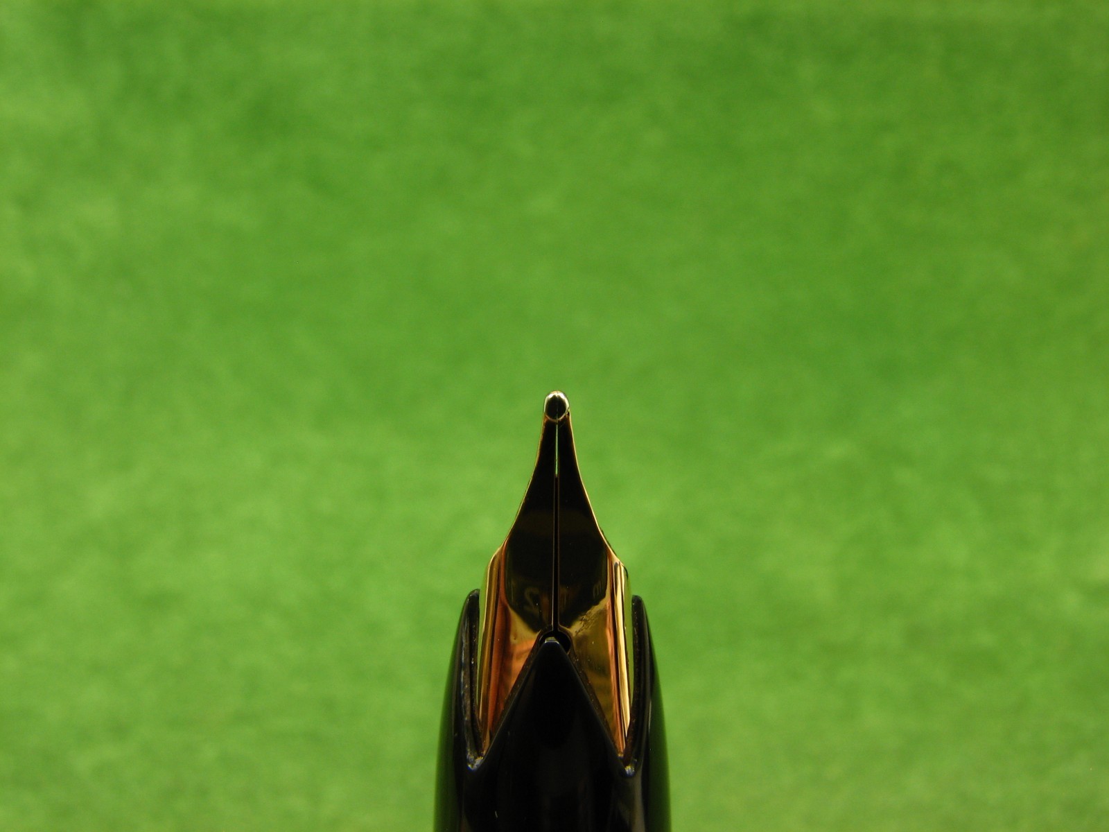 Vintage SOYUZ Fountain Pen 14K Gold Nib USSR 1970s NOS