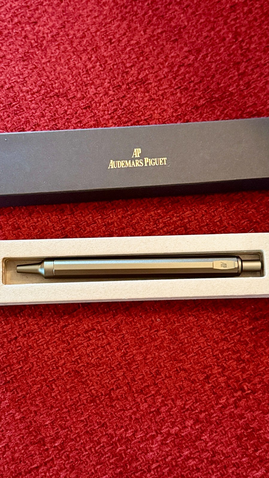 Audemars Piguet VIP Gift Royal Oak Ballpoint Pen Olive – Refillable, New in Box
