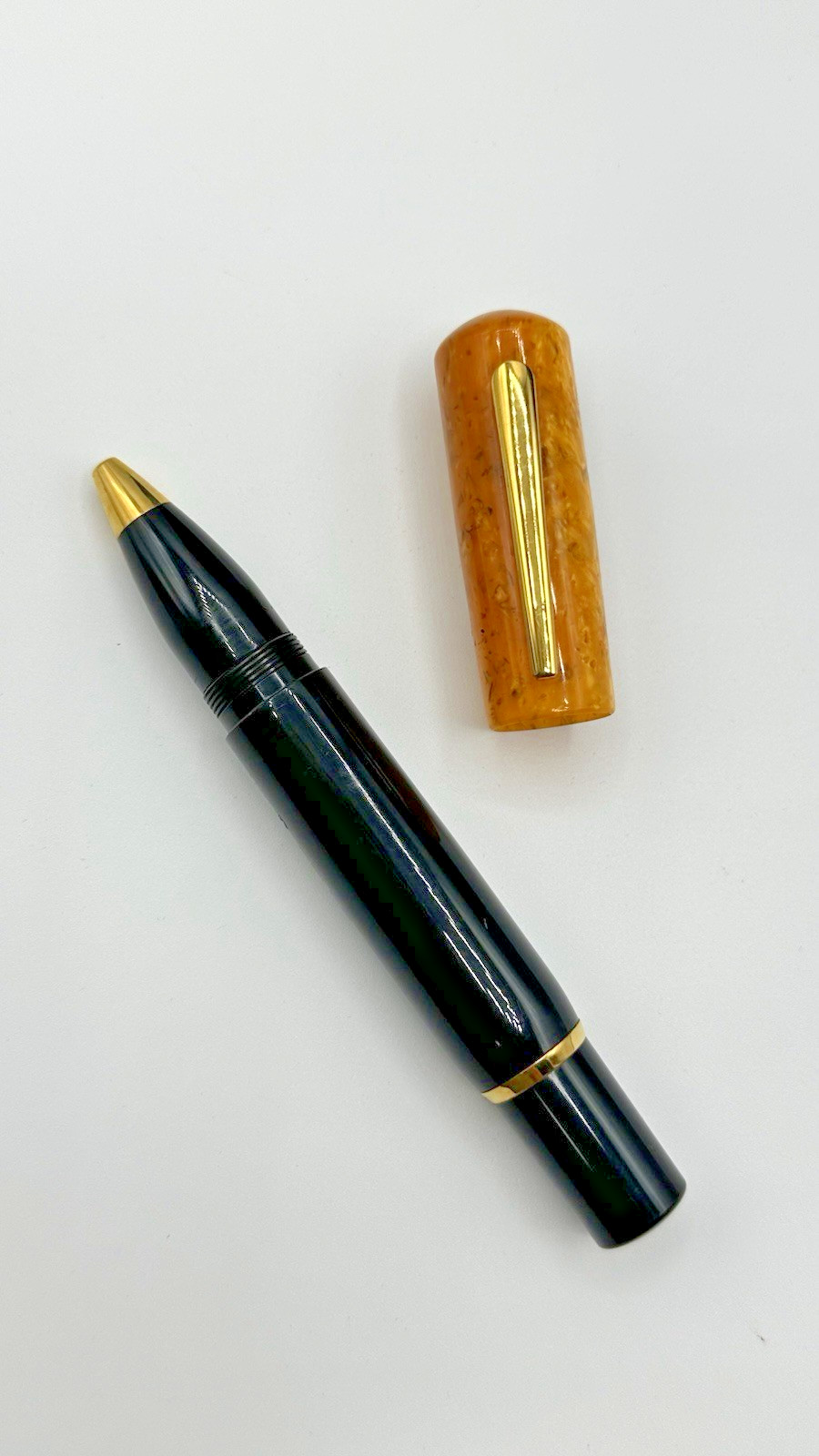 DELTA PLANET COLLECTION BALLPOINT BALLPOINT PEN SPECIAL AND NEW WITHOUT BOX
