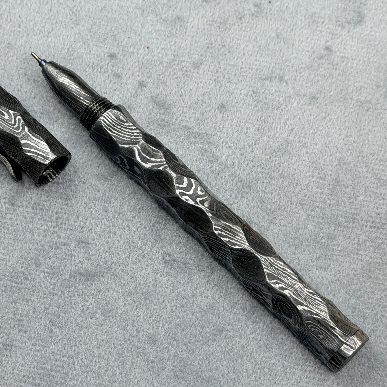 Hand Forged Damascus Steel Pen: Hammered Finish, Extra Refill